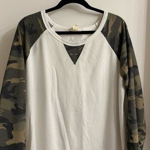 Fantastic Fawn camo longsleeve size 3x